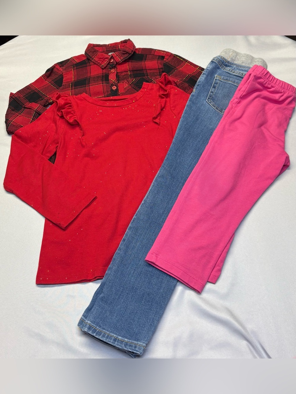 Bundle girl of two long-sleeve shirt one pair of pants and one pink capri 6/6X